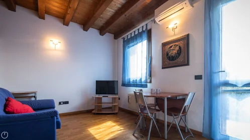 Stanza privata in Via Galileo Galilei, 41, immagine 9 di 32