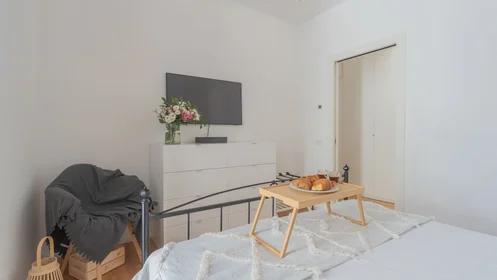 Habitación privada en Via Indipendenza, imagen 8 de 36