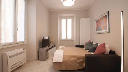 Quarto privado em Via Prenestina, 42, imagem 1 de 10
