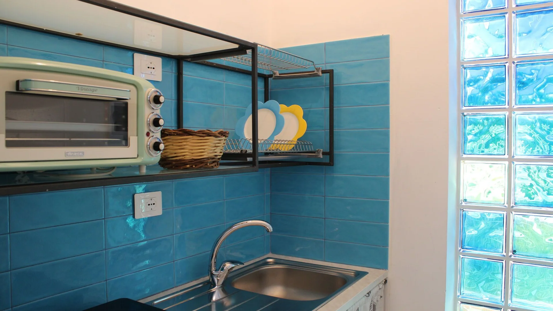 'de öğrenci dairesinde, tamamen mobilyalı kiralık oda