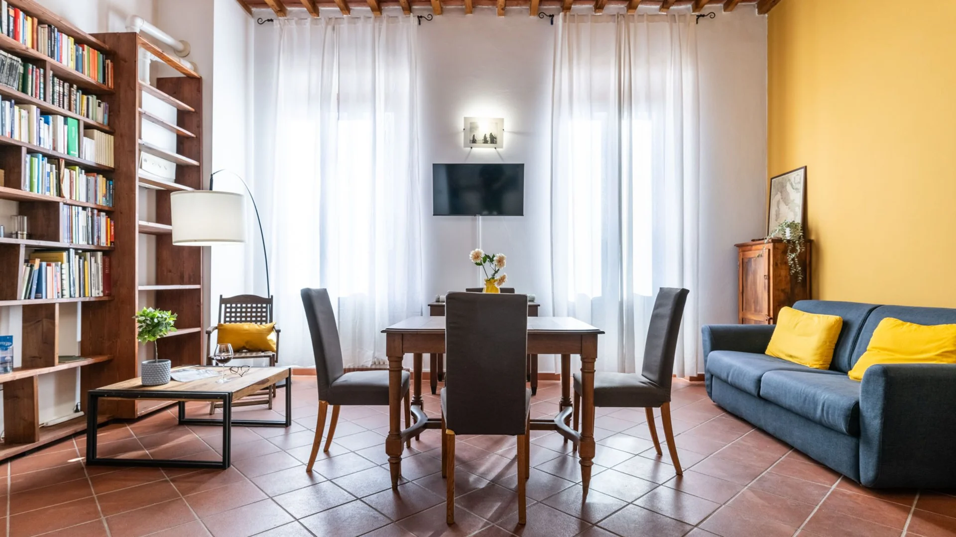 Habitación para estudiantes en  con área de estudio y facilidades compartidas