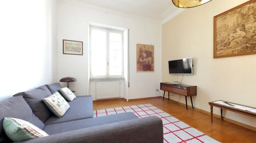 Quarto privado em Via Antonio Chinotto, 1, imagem 1 de 10