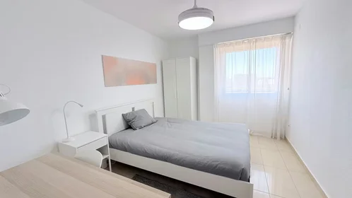 Stanza privata in Carrer de l'Illa Formentera, Quatre Carreres, immagine 1 di 5