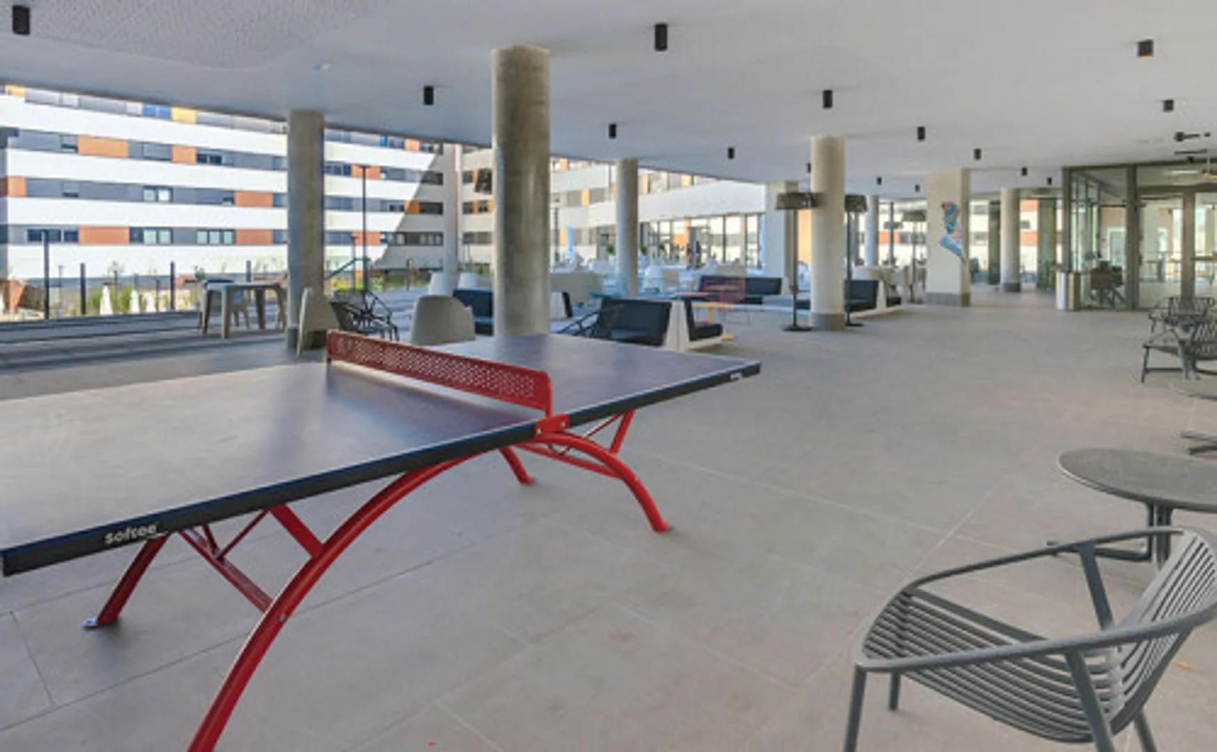 Quarto de estudante económico perto do campus em 
