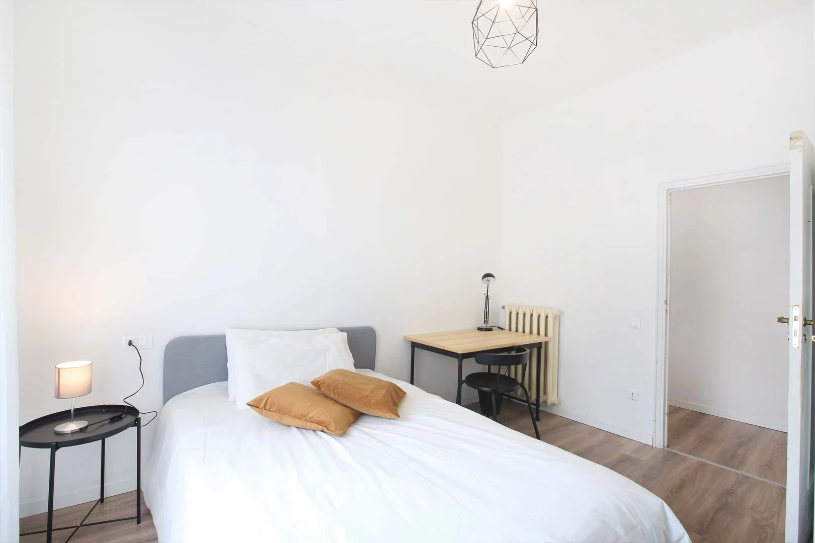 Funktionelles Studentenzimmer perfekt zum Studieren in 
