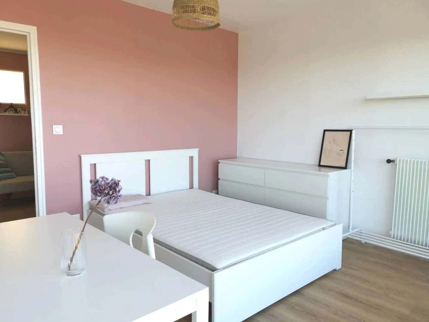 Quarto acolhedor para estudantes disponível em 