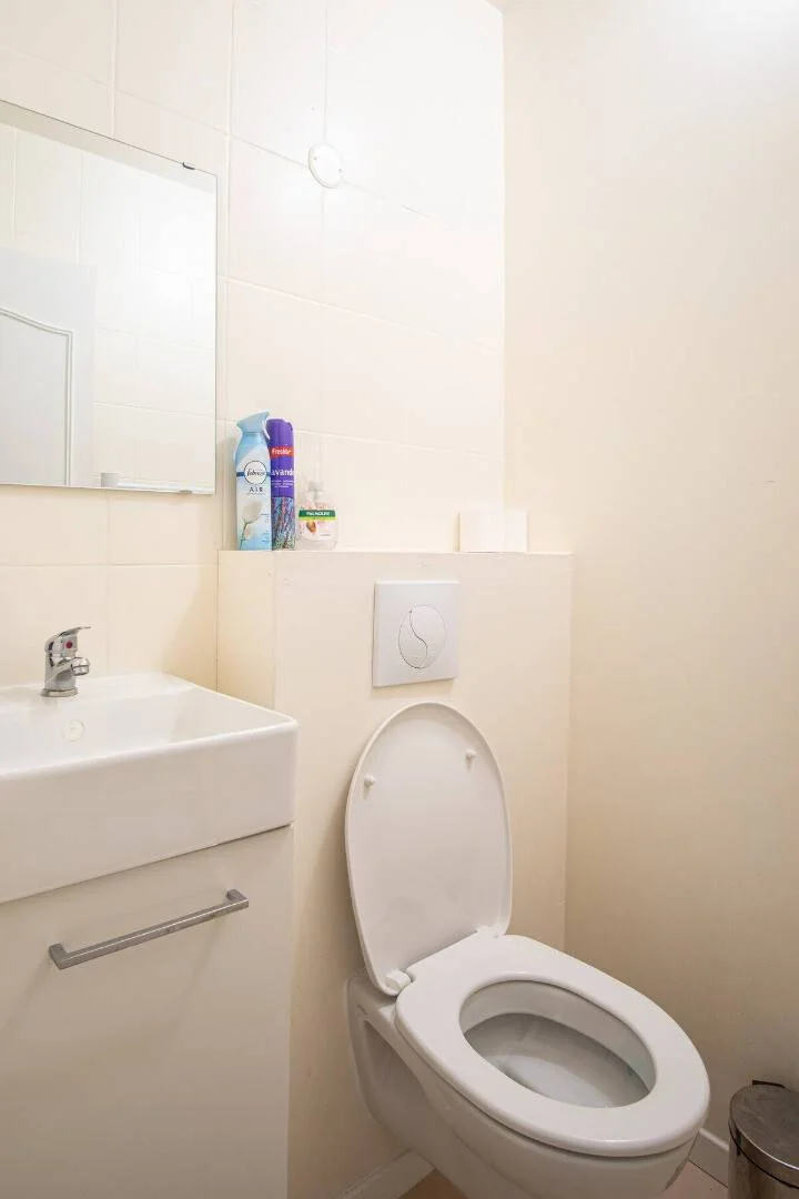 Chambre d'étudiant économique avec emplacement pratique dans 