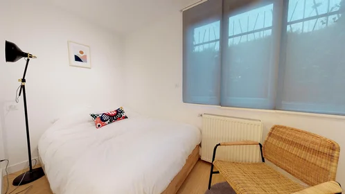 Quarto privado em 25 avenue de l'Étoile, 93160, Noisy-le-Grand, FR, imagem 1 de 10