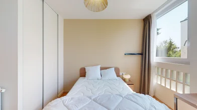 Chambre privée à 94 Rue de la Liberté, 92150, Suresnes, FR, image 2 de 17