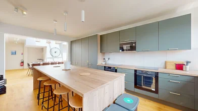 Chambre privée à 94 Rue de la Liberté, 92150, Suresnes, FR, image 10 de 17