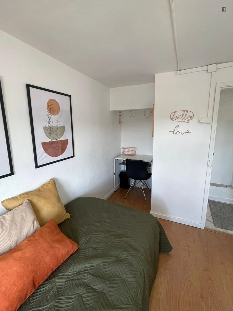 Chambre d'étudiant économique avec emplacement pratique dans 