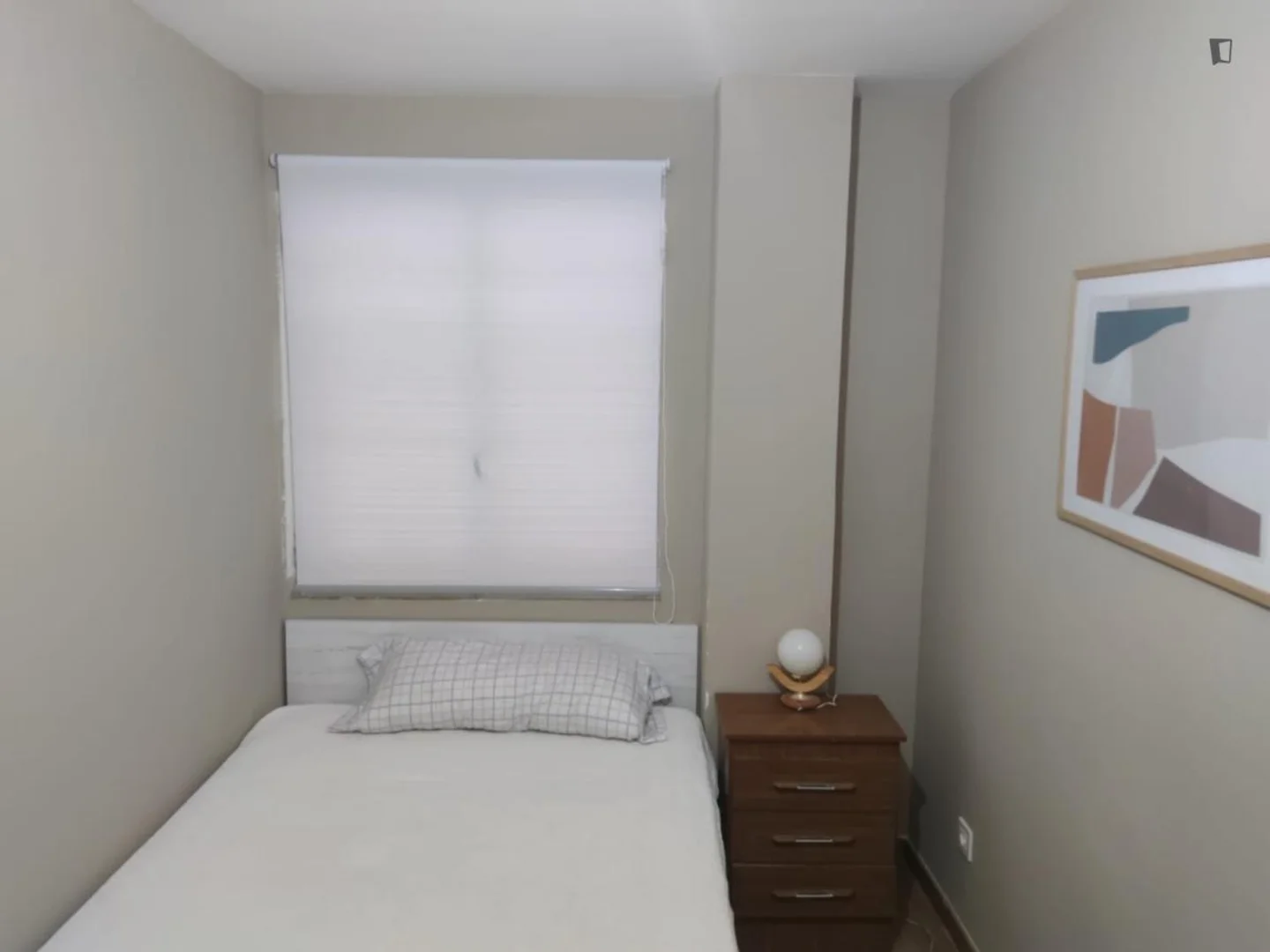 Economical student room with convenient location in 
