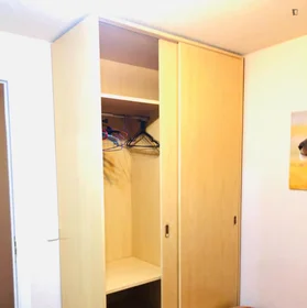 Stanza privata in calle Roncesvalles Villanueva de la Cañada, immagine 4 di 32