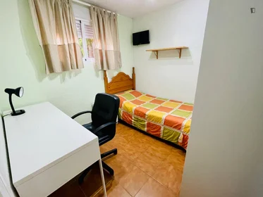 Quarto privado em calle Roncesvalles Villanueva de la Cañada, imagem 1 de 32