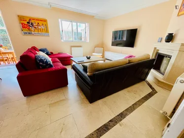 Quarto privado em calle Roncesvalles Villanueva de la Cañada, imagem 7 de 32