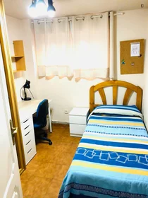 Quarto privado em calle Roncesvalles Villanueva de la Cañada, imagem 1 de 32