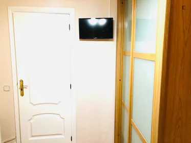 Quarto privado em calle Roncesvalles Villanueva de la Cañada, imagem 3 de 32