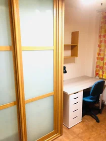 Quarto privado em calle Roncesvalles Villanueva de la Cañada, imagem 4 de 32
