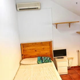 私人房间 在 calle Roncesvalles Villanueva de la Cañada, 32的图像4