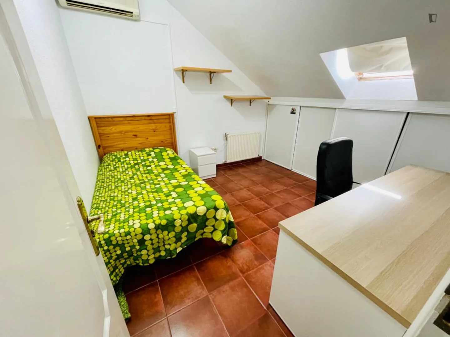 Quarto amigo do estudante em  com comodidades modernas