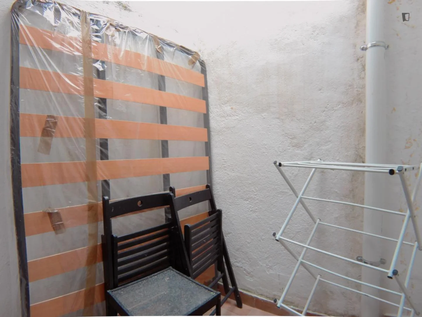 Quarto de estudante confortável e espaçoso em 