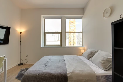 Cheap private room in Montreal