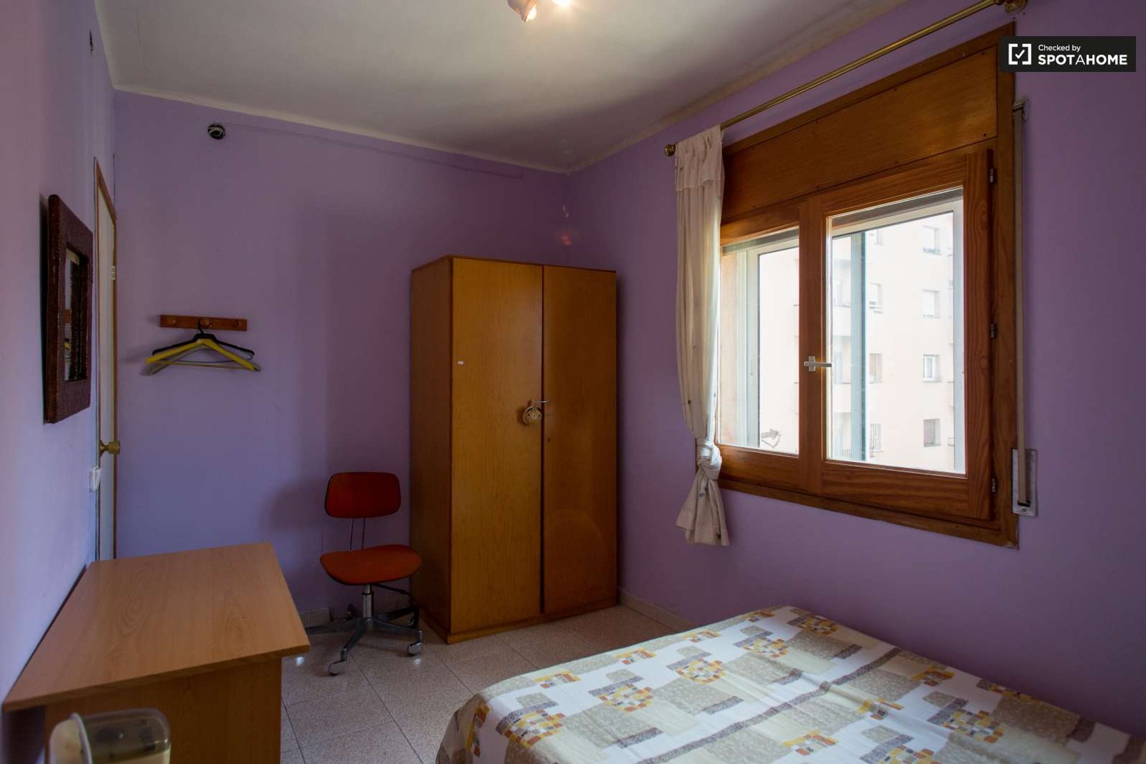 Cheap private room in barcelona
