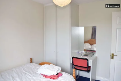 Quarto privado em Glasnevin Downs, Ballygall, Dublin 11, D11 A0C8, Ireland, imagem 1 de 19