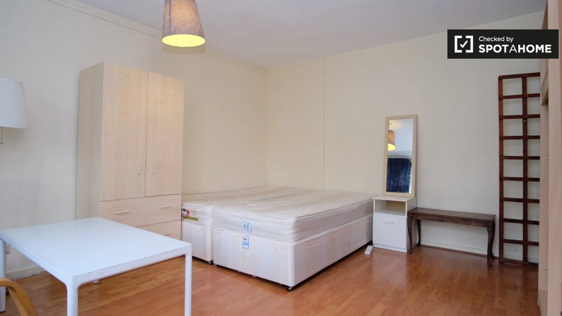 Quarto de estudante funcional perfeito para estudar em 