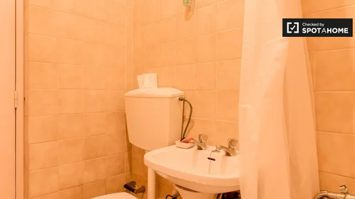 Privatzimmer in der Travessa do Possolo Lisboa, Portugal, bild 15 von 19