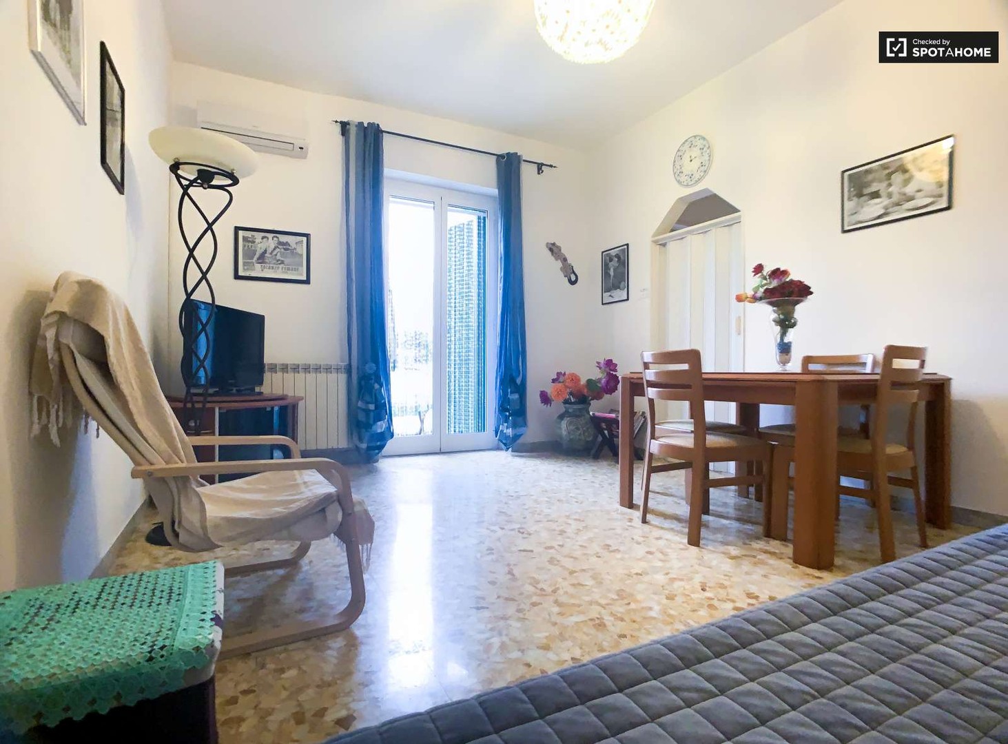 Accommodation with 3 bedrooms in roma