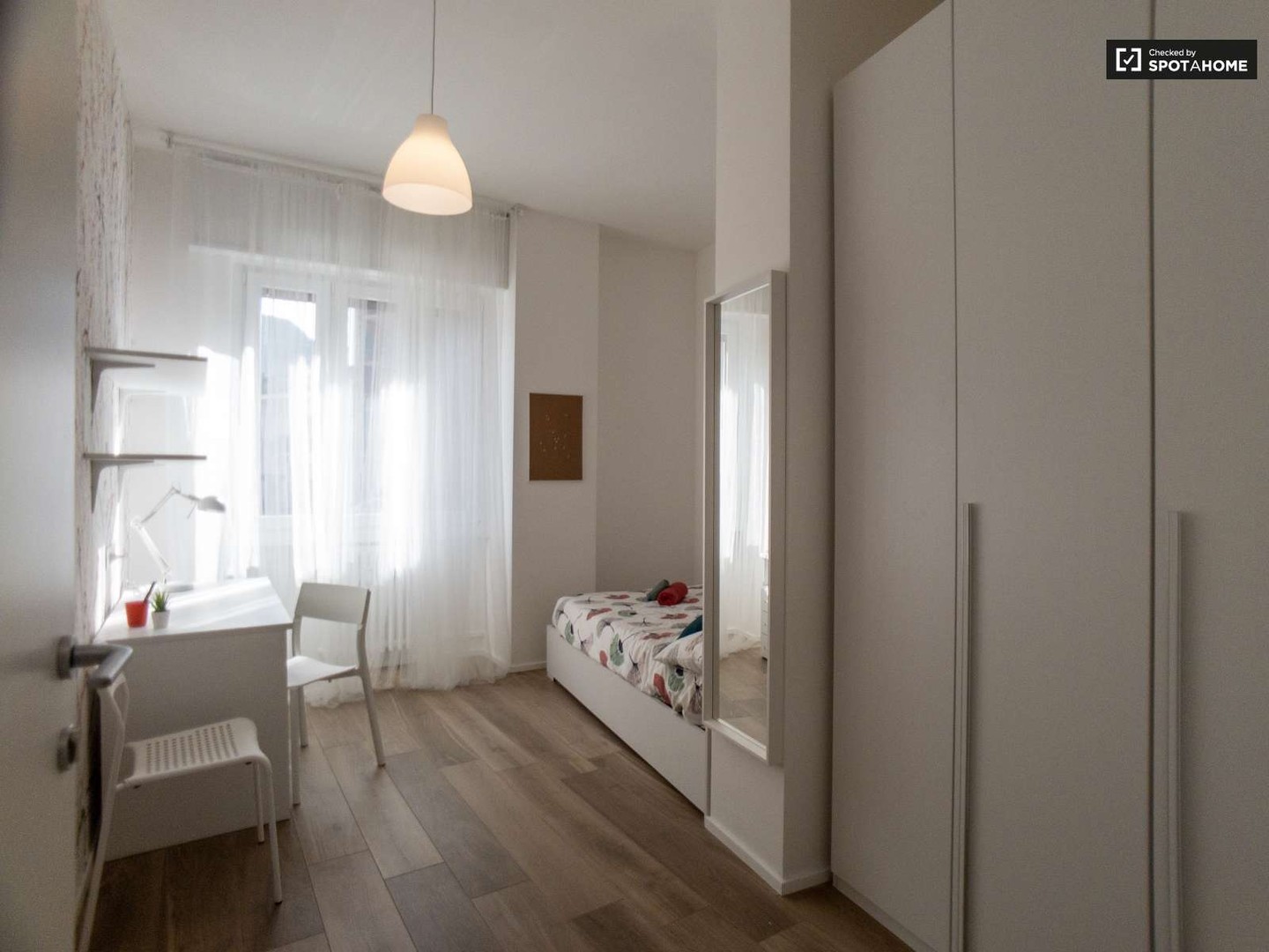 Cheap private room in milano