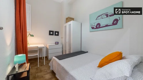 Quarto privado em Carrer de l'Almirall Cadarso, imagem 18 de 19