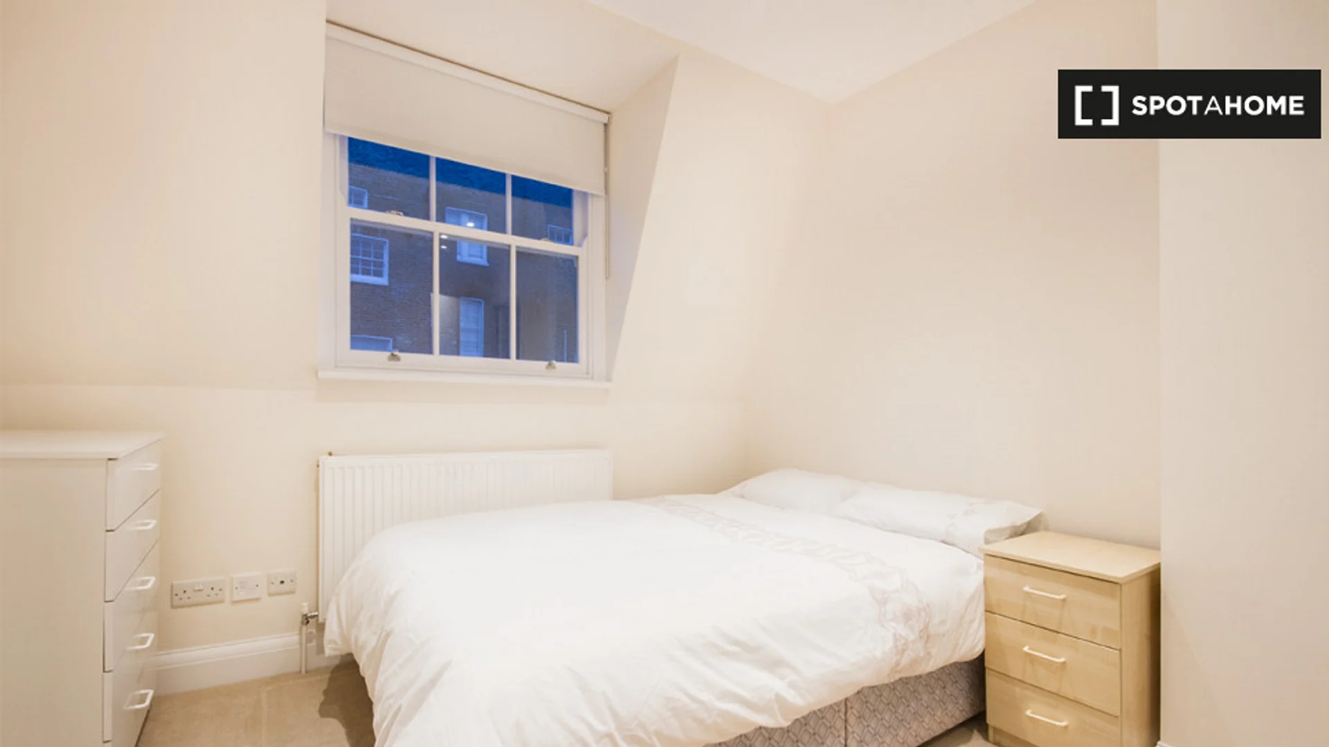 Komfortables und geräumiges Studentenzimmer in 