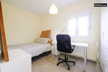 Chambre à louer avec lit double Getafe