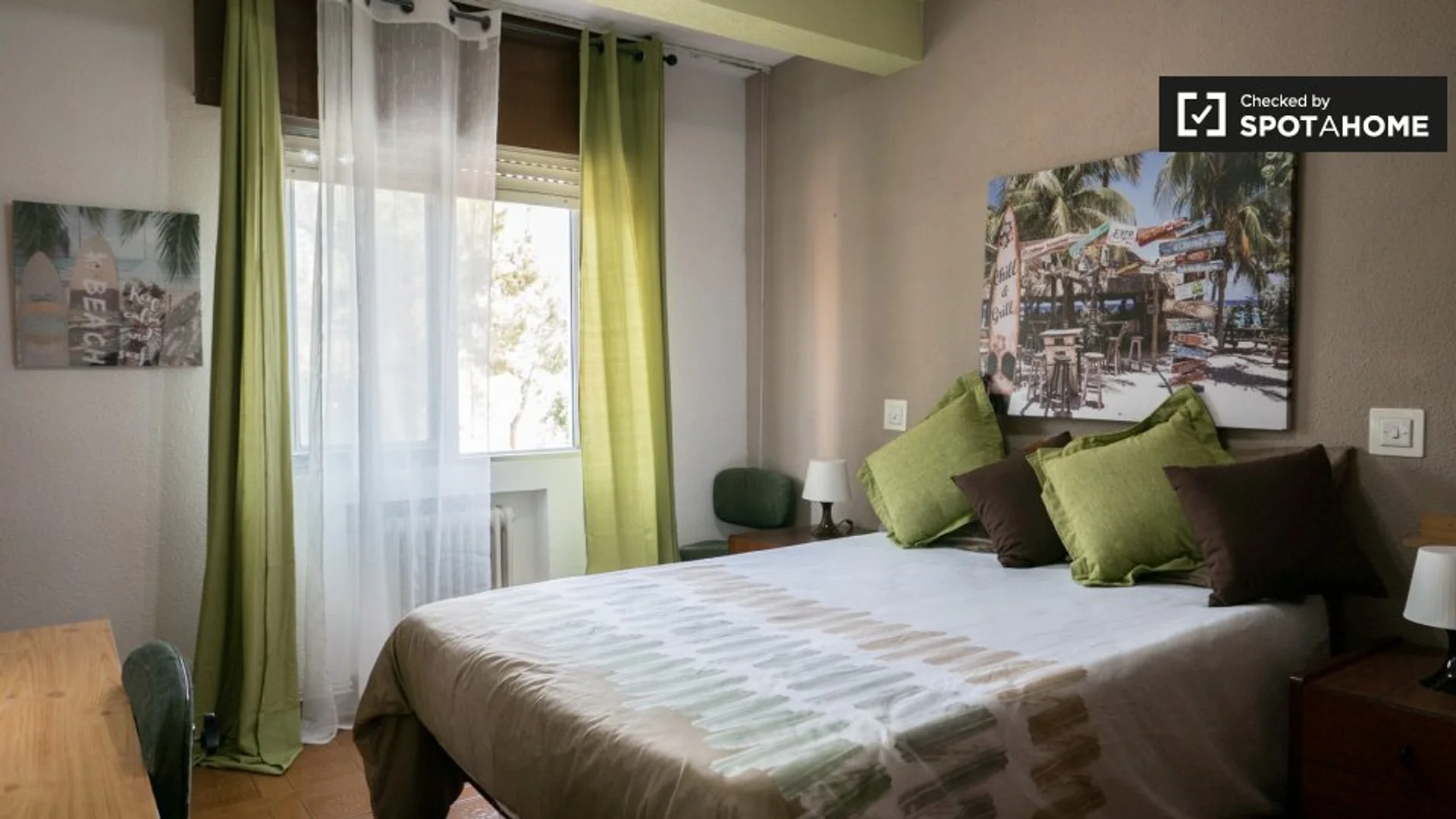 Habitación estudiantil económica cerca del campus en