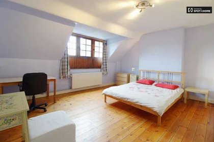 Alquiler de habitaciones por meses en {area}
