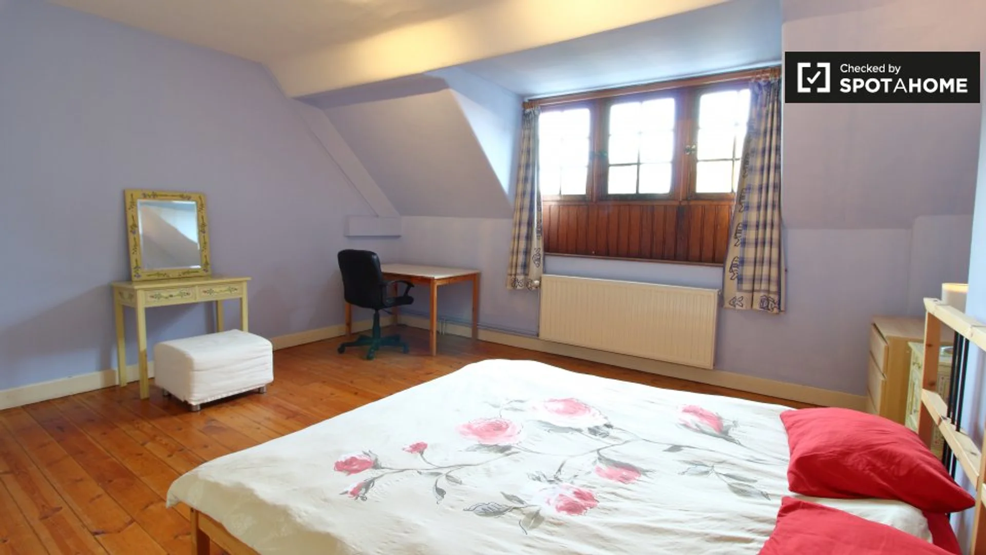 Budget-friendly student room close to campus in 