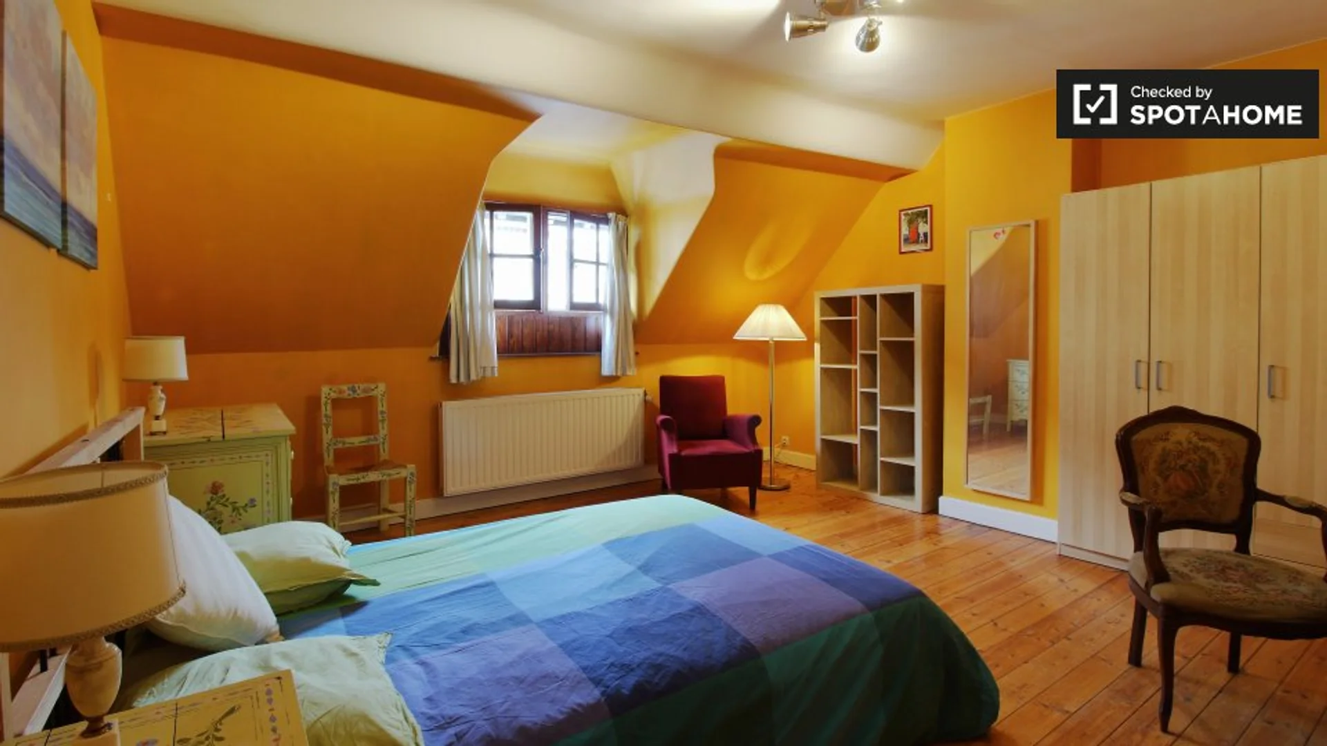 Habitación en apartamento estudiantil en alquiler en , completamente amueblado