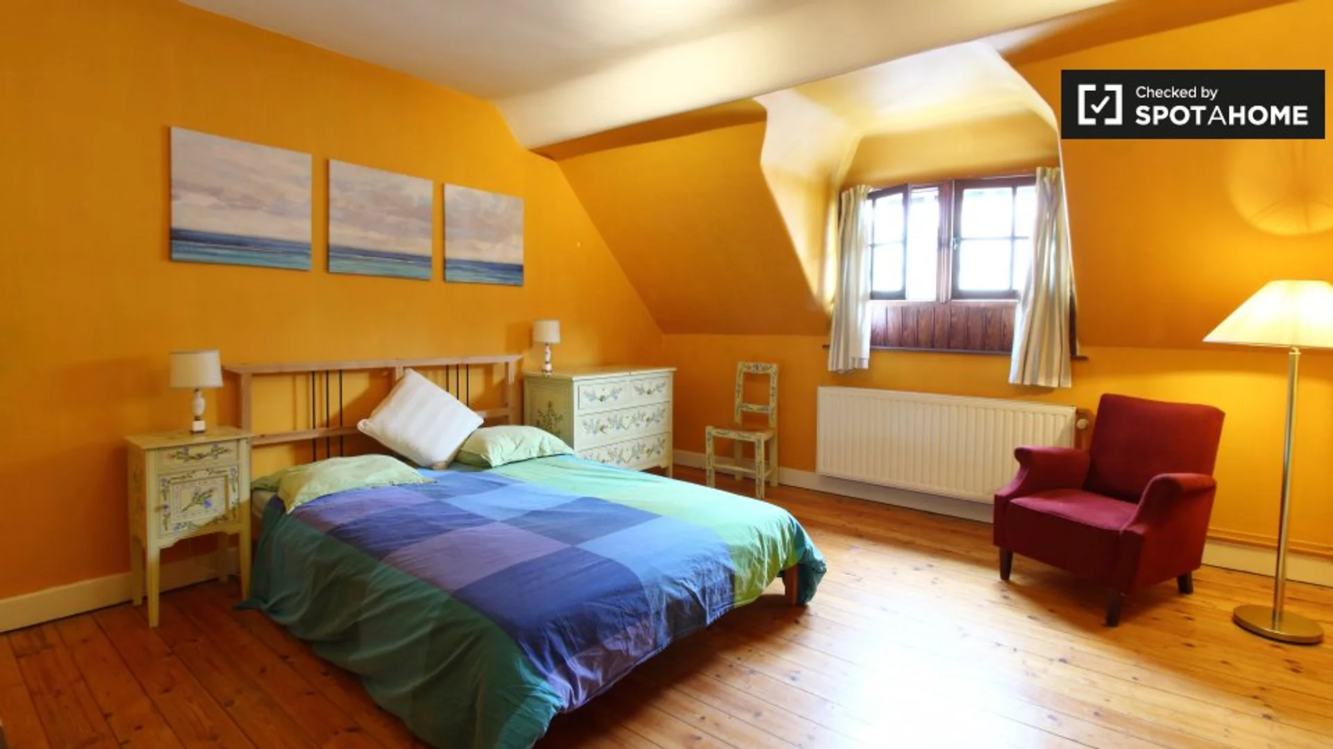 Habitación para estudiantes en  con área de estudio y facilidades compartidas