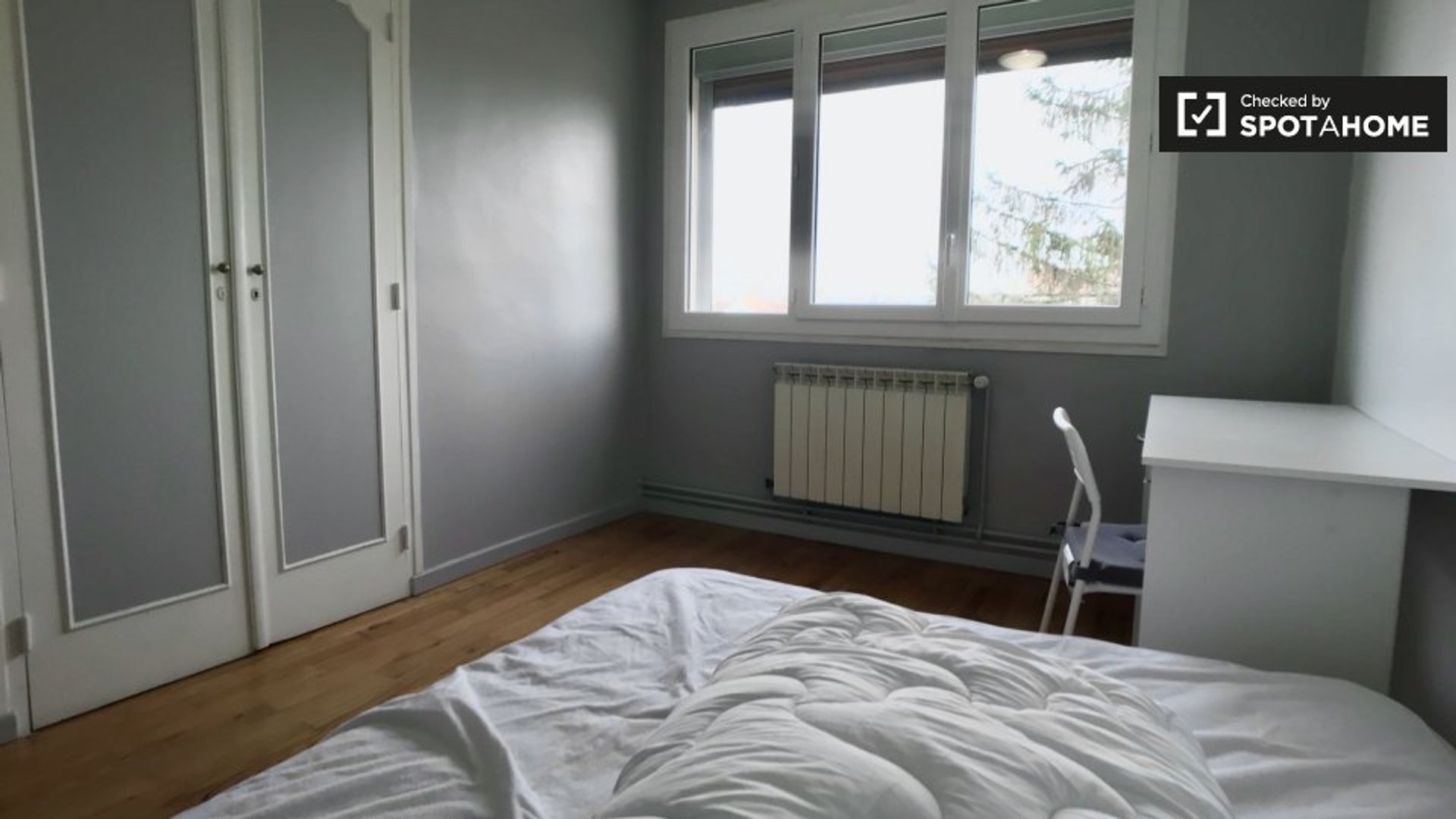 Cheap private room in Saint-denis