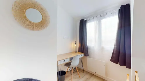 Habitación privada en 9 Av. d'Auray, 44300 Nantes, France, imagen 2 de 16