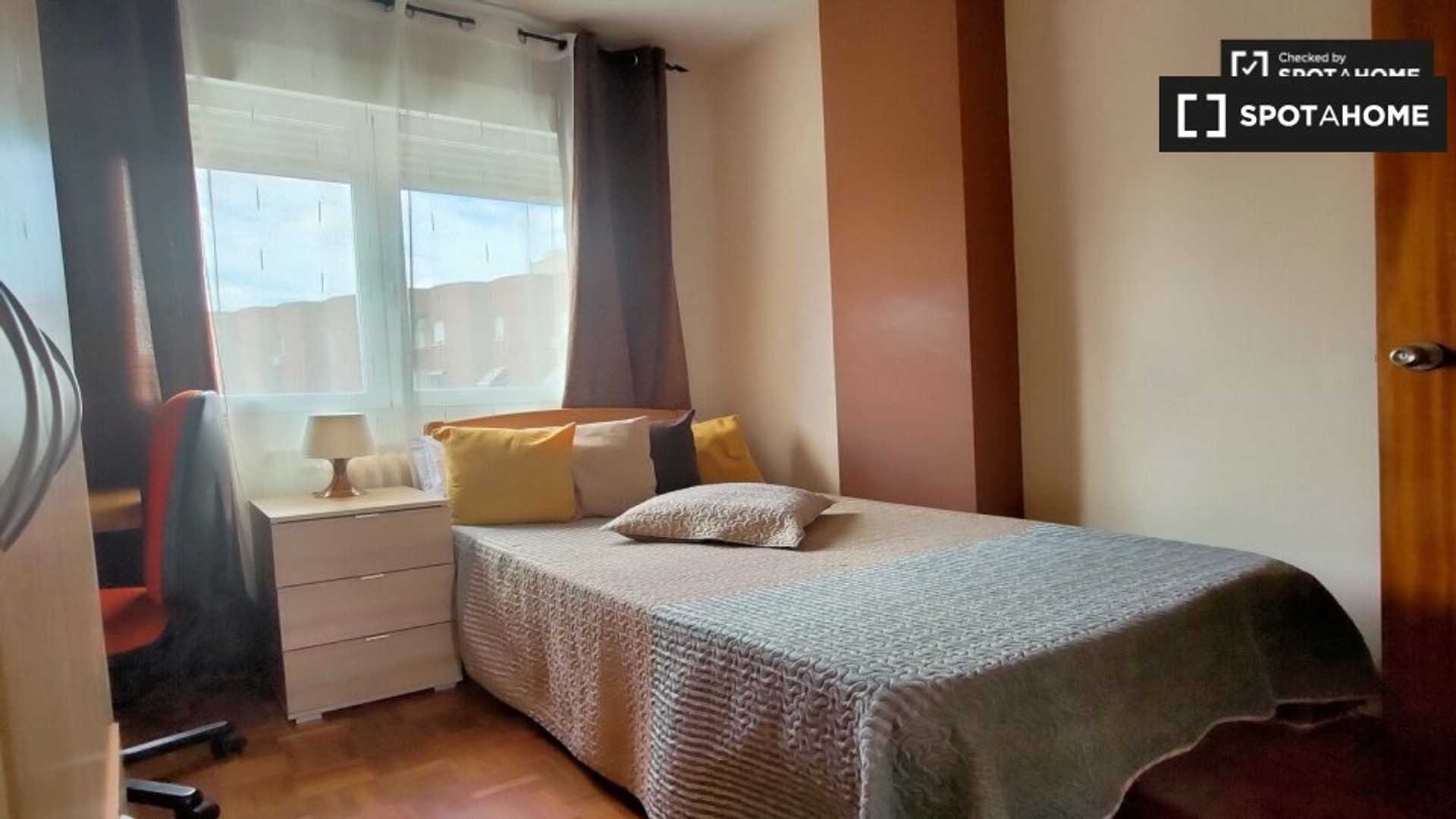 Alcalá De Henares de çift kişilik yataklı kiralık oda