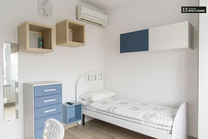 Habitación privada en Via Ponzio Cominio, imagen 1 de 10