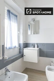Quarto privado em Via Ponzio Cominio, imagem 6 de 19