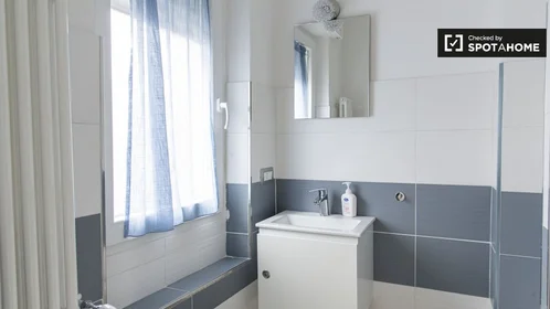Quarto privado em Via Ponzio Cominio, imagem 7 de 19