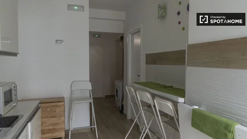 Privatzimmer in der Via Ponzio Cominio, bild 14 von 19