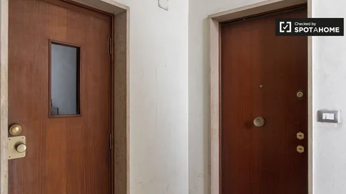 Privatzimmer in der Via Ponzio Cominio, bild 18 von 19