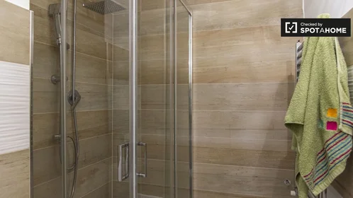 Privatzimmer in der Via Ponzio Cominio, bild 8 von 19