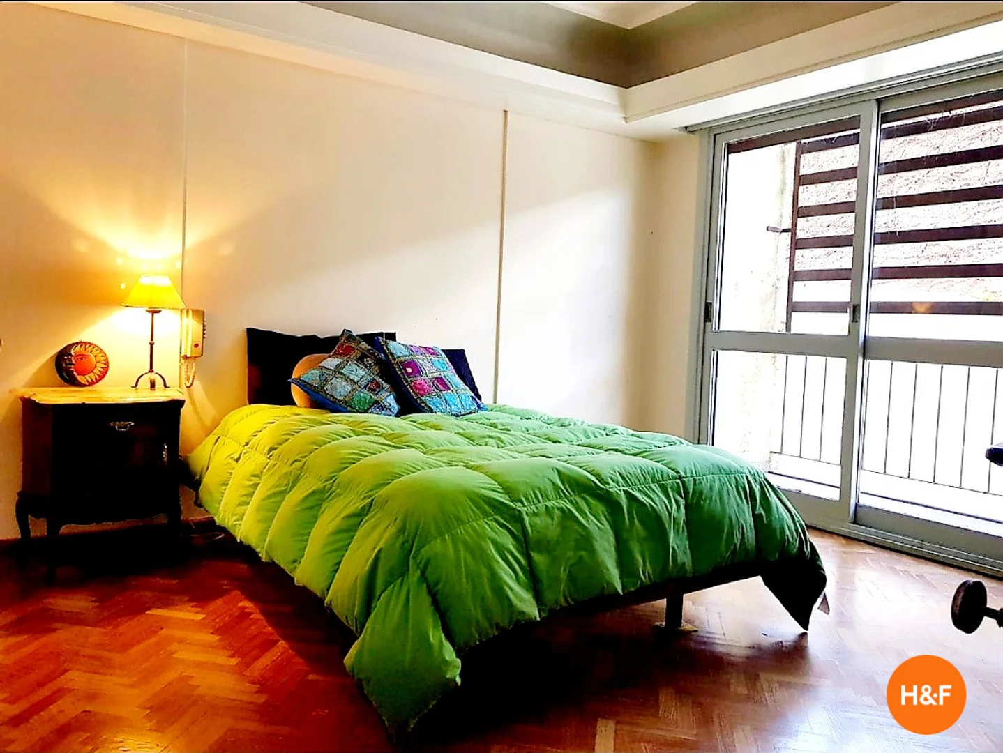 Habitación asequible para estudiantes con buena iluminación en 